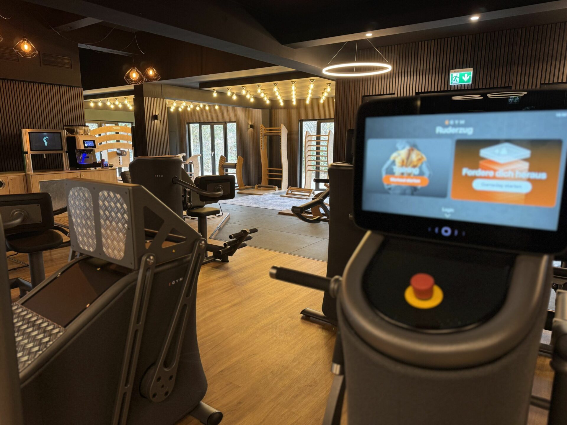 EGYM an beiden Standorten, sowohl in Erftstadt als auch in Weilerswist.