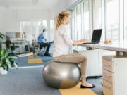 Gesundheit und Wohlbefinden am Arbeitsplatz: Wie Unternehmen das Ruder übernehmen